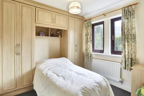 5 Butterworth Way, Greenfield, Oldham, OL3 7PS
