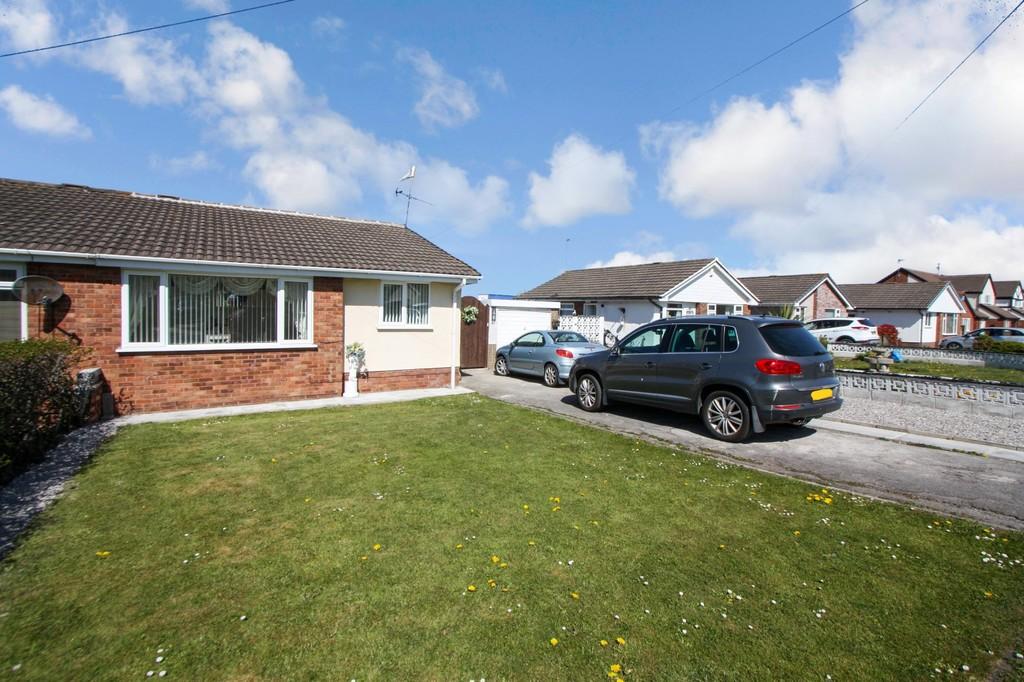 Min Y Don, Abergele 2 bed semidetached bungalow £167,950