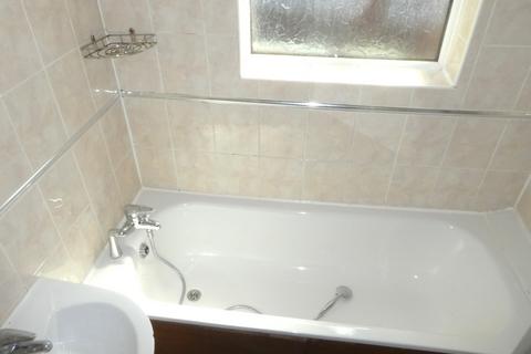 5 bedroom terraced house to rent, Hall Road, Rusholme, Manchester