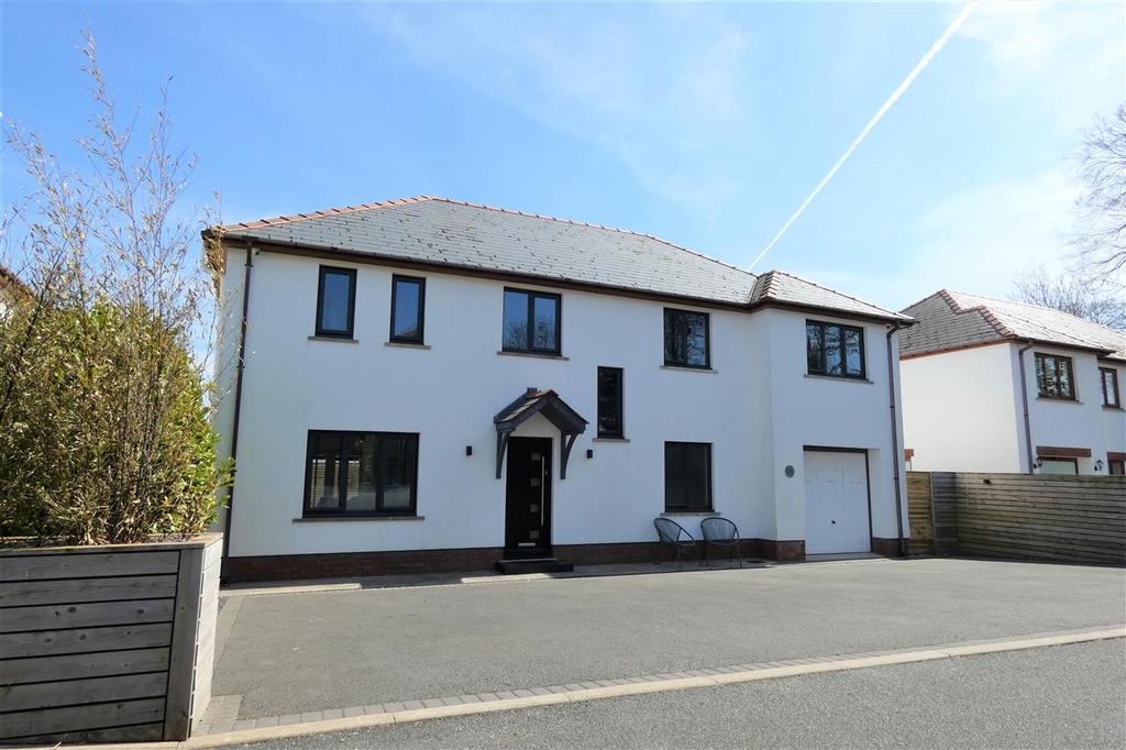 Beech Tree Gardens, Haverfordwest 5 bed detached house £355,000