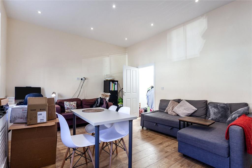 Blackstock Road, Highbury, N5 3 bed apartment £2,600 pcm (£600 pw)