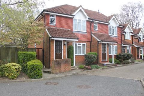 1 bedroom maisonette to rent, Whisperwood Close, Harrow Weald