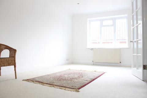 1 bedroom maisonette to rent, Whisperwood Close, Harrow Weald