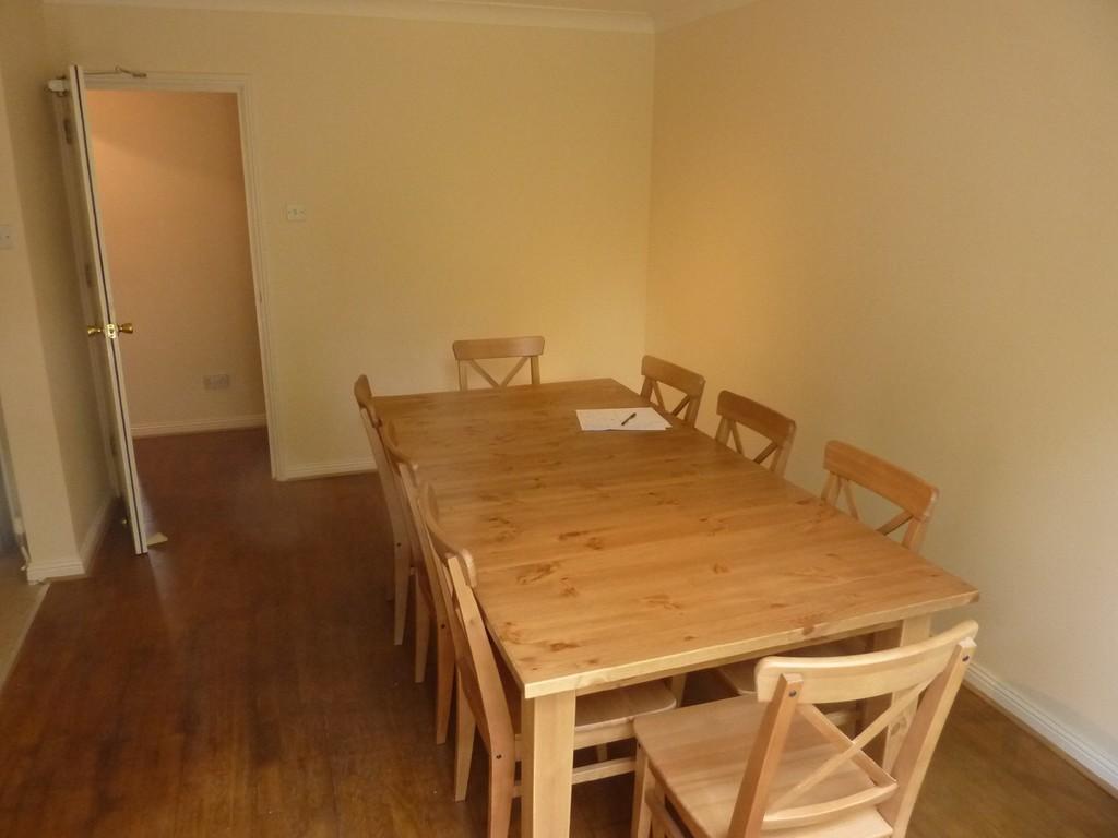 Fishers Field, Buckingham, MK18 1SF 5 bed semidetached house £2,200 pcm (£508 pw)