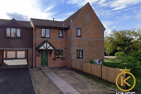 2 bedroom semi-detached house to rent, Bowers Close, Guildford