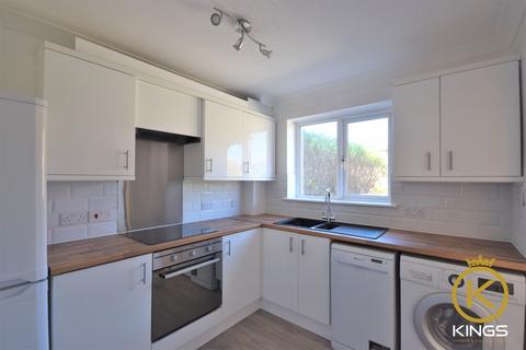 2 bedroom semi-detached house to rent, Bowers Close, Guildford