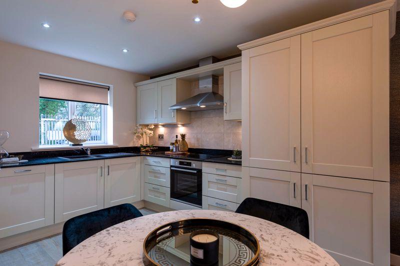 Dining to kitchen