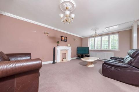 6 Southfields, Hextable, Swanley, BR8 7QX