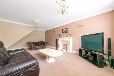 6 Southfields, Hextable, Swanley, BR8 7QX