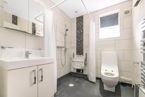 6 Southfields, Hextable, Swanley, BR8 7QX