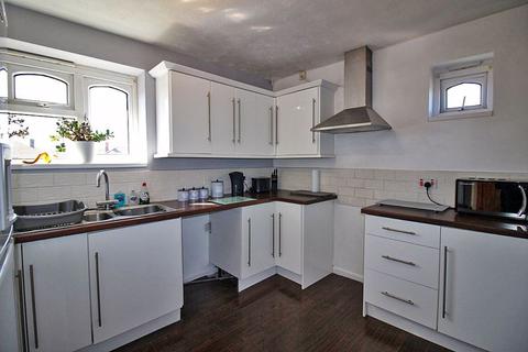119 Birchfield Way, Walsall, WS5 4EE