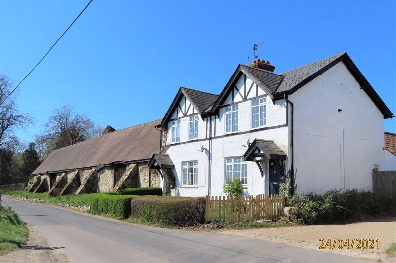 Busbridge Road, Loose. 3 bed house £950 pcm (£219 pw)