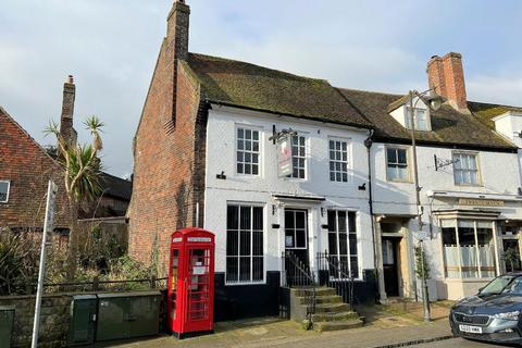 Shop to rent, High Street, Steyning, West Sussex, BN44 3YE