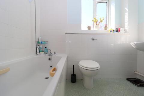 38 Furze Close, Luton, LU2 7UB