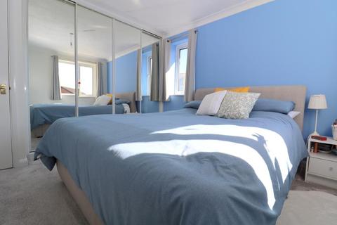 38 Furze Close, Luton, LU2 7UB