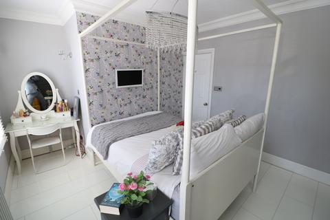 8a Chadwell Road, Grays, RM17 5SU