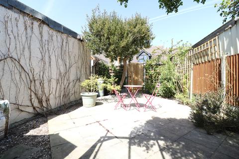 8a Chadwell Road, Grays, RM17 5SU