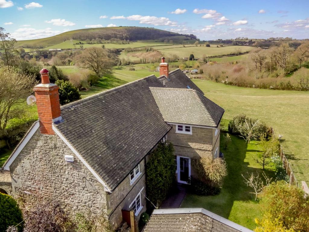 Cann Common, Shaftesbury, Dorset 3 bed detached house £565,000
