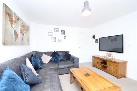 12 Juno Lane, Fairfields, Milton Keynes, MK11 4BE