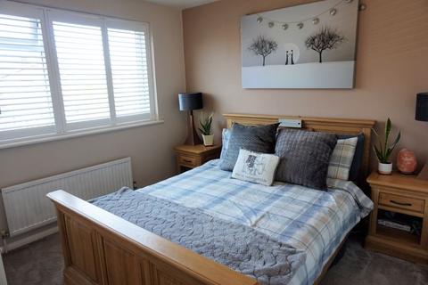 4 Cypress Way, Banstead, SM7 1NN