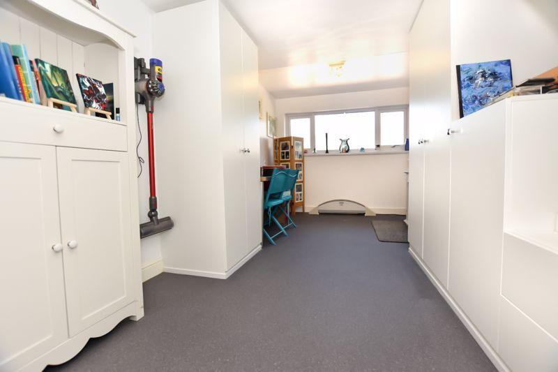 Bedroom 3/office