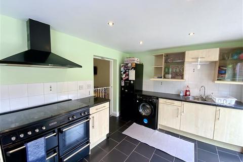 26 Balmoral Road, Sheffield, S13 7QG