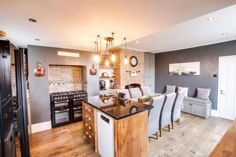 10 Clarks Place, Trowbridge, BA14 7HA