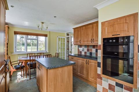 47 Catherine Crescent, Downton, Salisbury, SP5 3NR