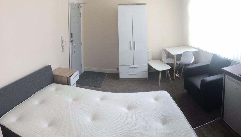 Westgate, Wakefield Studio £412 pcm (£95 pw)