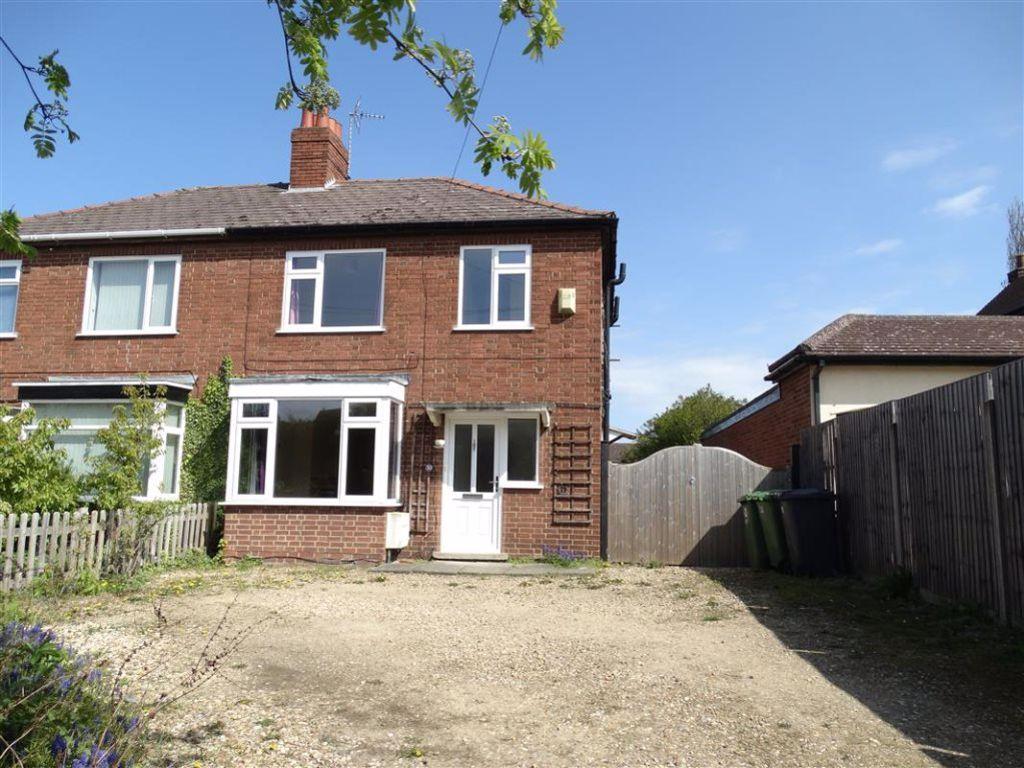 London Road Yaxley PE7 3NP 3 bed semidetached house £850 pcm (£196 pw)