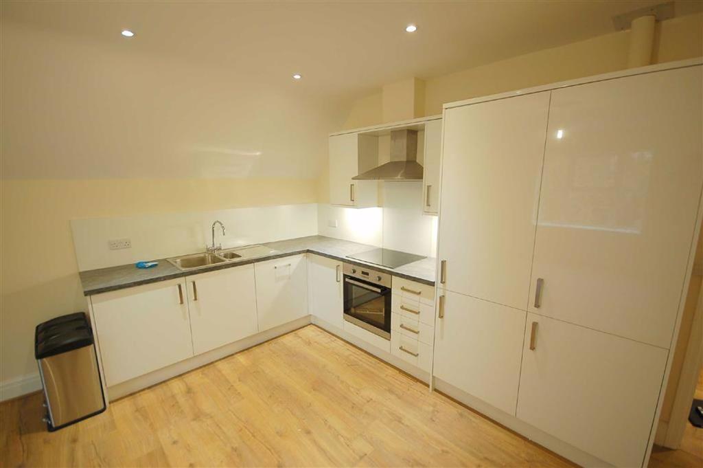 Wood Road, Whalley Range 2 bed flat £1,000 pcm (£231 pw)