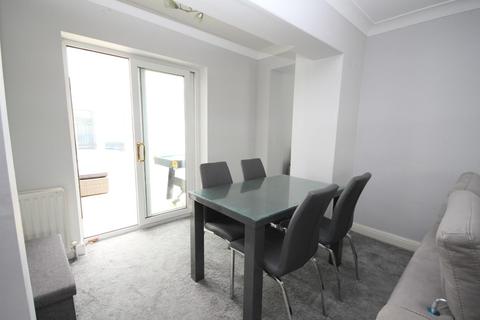 84 Kingsway, Bradford, BD2 1PN