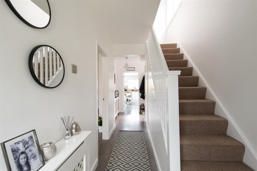 Meadowcroft, Hagley, Stourbridge 3 bed semidetached house £365,000
