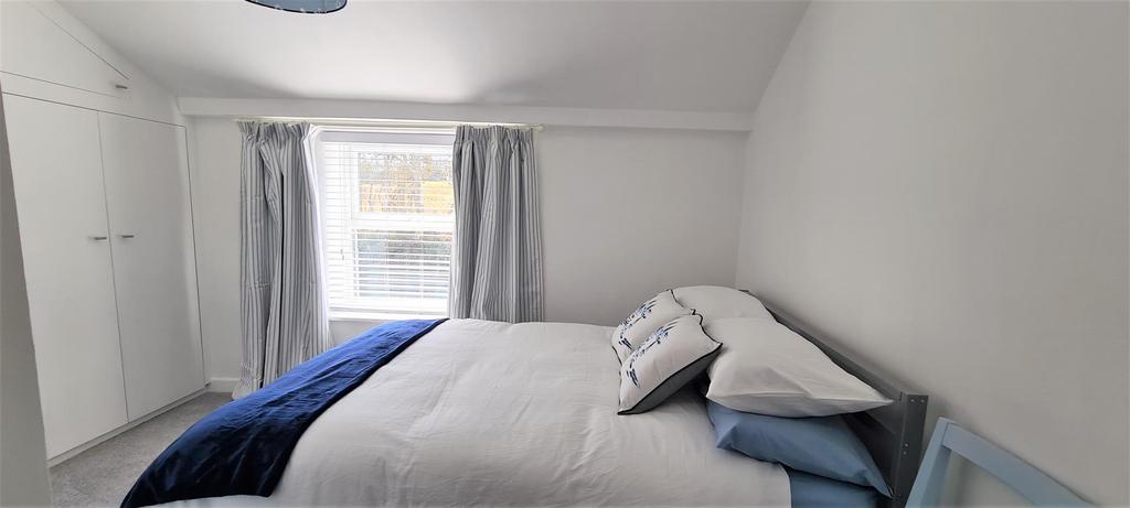 Bedroom 1.jpg