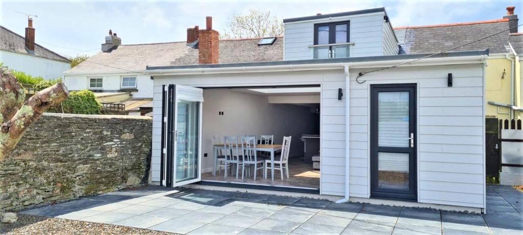 Bi fold doors.JPG