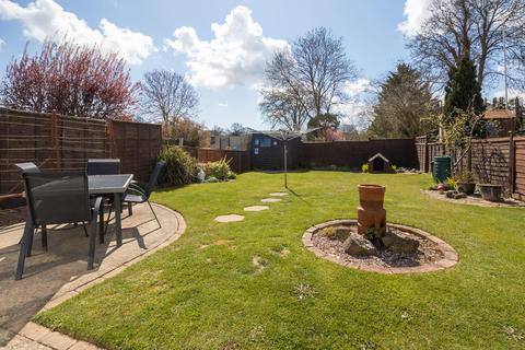 13 Cherry Waye, Eythorne, Dover, CT15 4BT