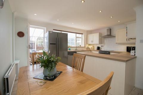 13 Cherry Waye, Eythorne, Dover, CT15 4BT