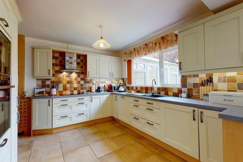 87 Sandwich Road, Whitfield, Dover, CT16 3LU