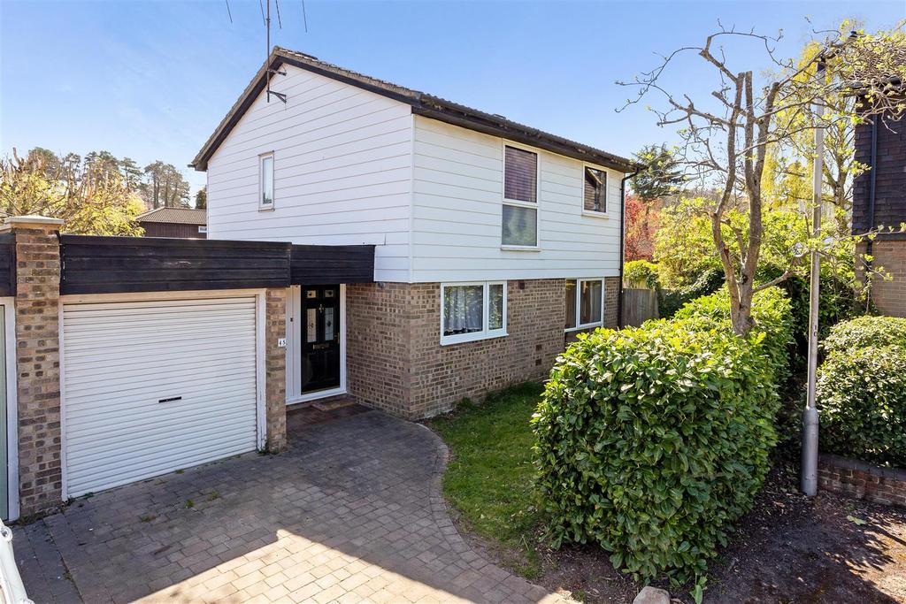 Cavendish Meads, Sunninghill 4 bed detached house £650,000