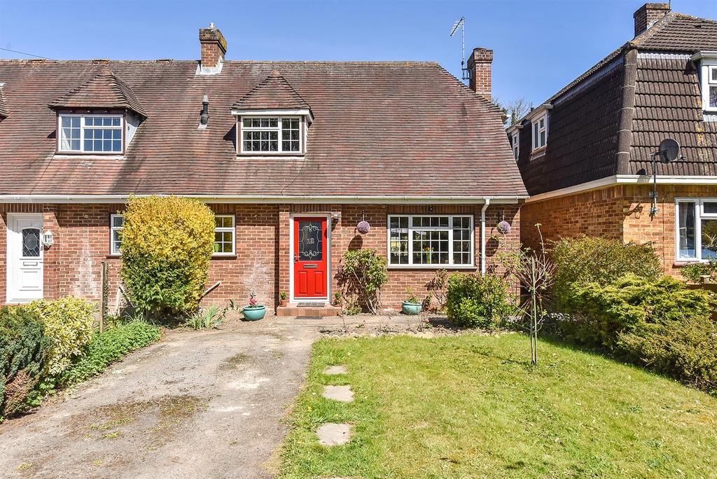 Heath Vale, Andover 2 bed semidetached house £270,000