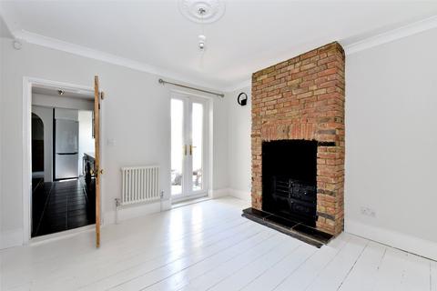 3 bedroom terraced house to rent, Oak Lane, Windsor, Berkshire, SL4