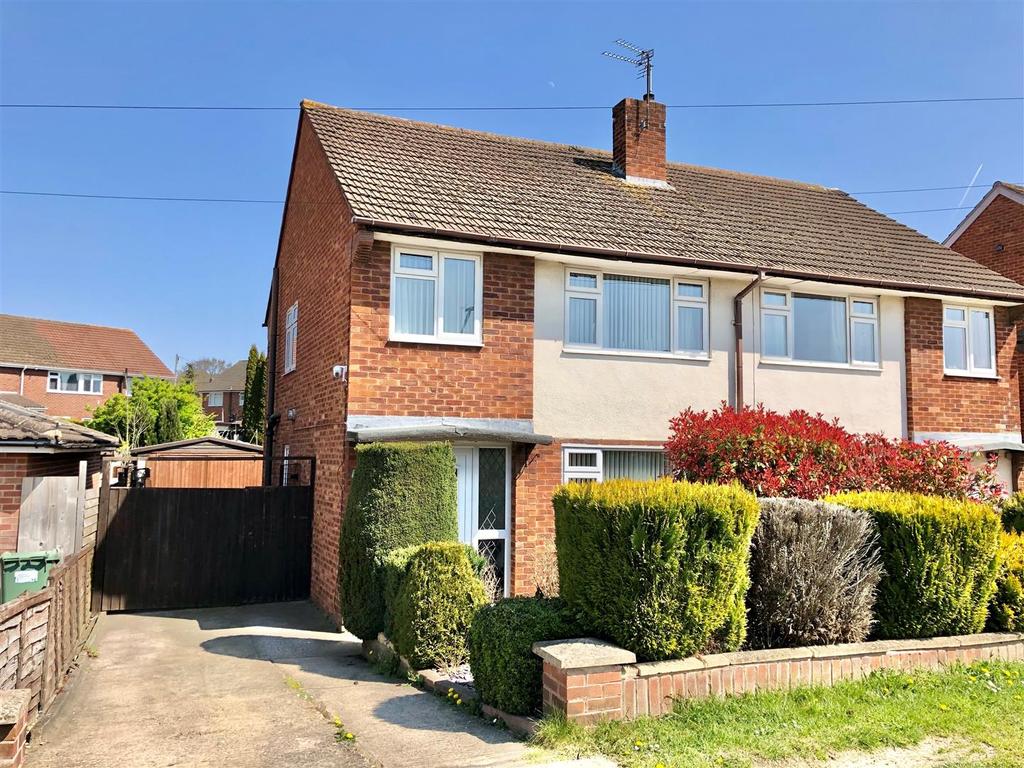 Grange Road, Gloucester 3 bed semidetached house £225,000