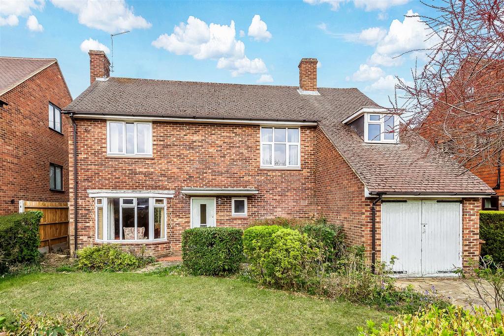 Coltsfoot Drive, Guildford 4 bed detached house £945,000