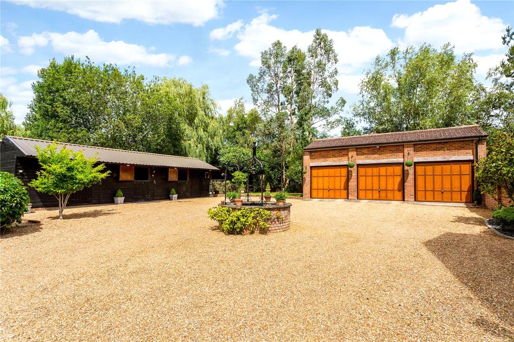 Stabling &amp; Garaging