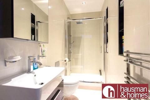 2 bedroom flat for sale, Windsor Court, NW11