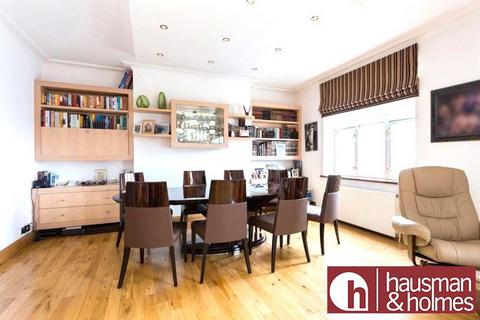 2 bedroom flat for sale, Windsor Court, NW11