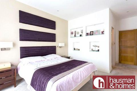 2 bedroom flat for sale, Windsor Court, NW11