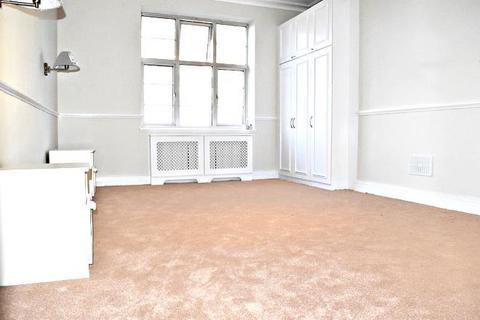 2 bedroom flat for sale, Windsor Court, NW11