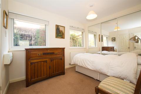 20 Manor Drive, Chagford, Newton Abbot, TQ13 8BH