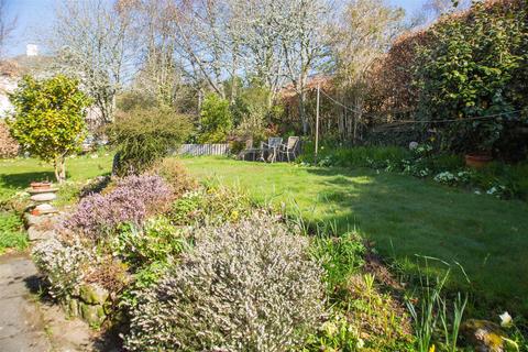 20 Manor Drive, Chagford, Newton Abbot, TQ13 8BH